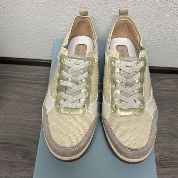 Bzees Dynamic Slip On Sneaker - Picture 4 of 11